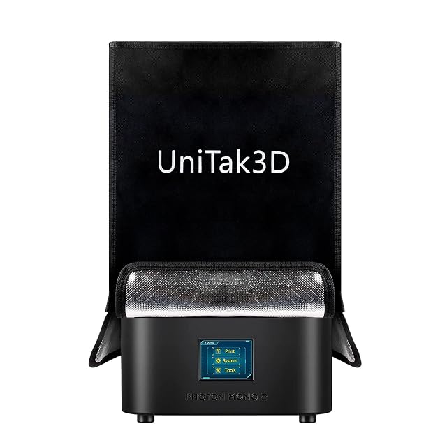 Copertura nera UniTak3D su una piccola stampante 3D a resina