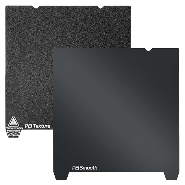 Piano PEI UniTak3D, faccia testurizzata nera con la scritta PEI Texture e faccia liscia con la scritta PEI Smooth