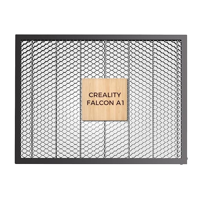 Piano a nido d’ape Creality in un telaio scuro con supporti verticali e un’etichetta di legno con la scritta Creality Falcon A1