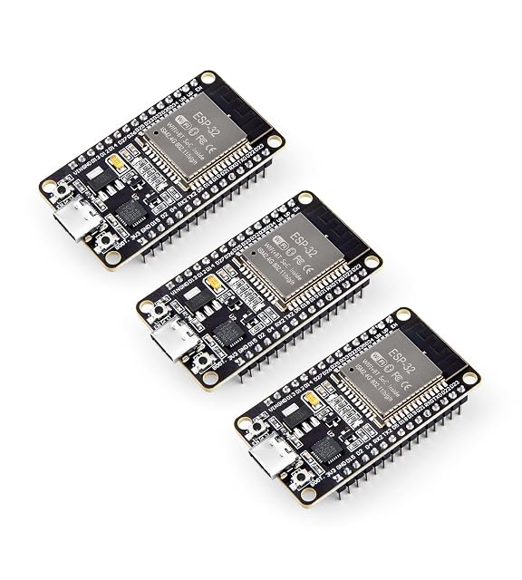 Tre schede di sviluppo ELEGOO ESP-32 con connettori USB-C